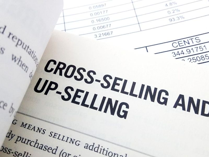 Cross-selling και upselling: Τεχνικές που πολλαπλασιάζουν τα έσοδα του&nbsp;e-shop